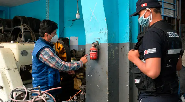 Fábricas fueron multadas por poner en peligro a los trabajadores y vecinos.