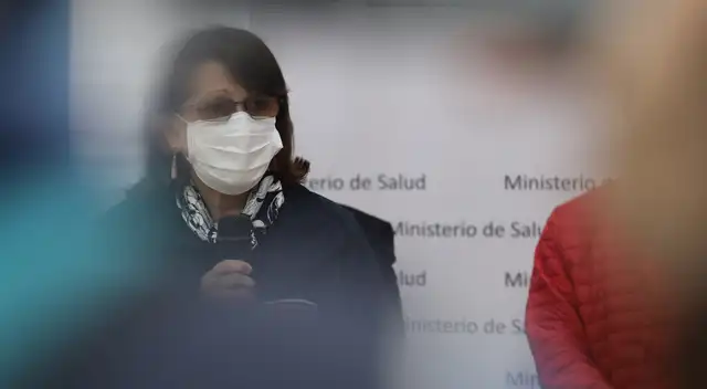 Ministra Pilar Mazzetti aclaró que asintomáticos sí contagian.