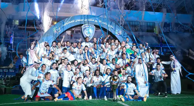 André Carrillo logra su primer título de la Liga saudí con Al Hilal | Foto: @Alhilal_EN