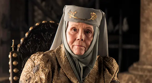 La conocida 'Olenna Tyrell' de Game of Thrones, Diana Rigg, falleció esta mañana en su casa, en compañía de su familia. La conocida 'Olenna Tyrell' de Game of Thrones, Diana Rigg, falleció esta mañana en su casa, en compañía de su familia.