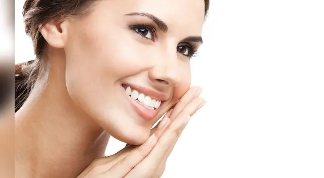 Una linda y saludable Sonrisa crea mayor seguridad y confianza en uno mismo y nos permite sonreír con naturalidad. Una linda y saludable Sonrisa crea mayor seguridad y confianza en uno mismo y nos permite sonreír con naturalidad.