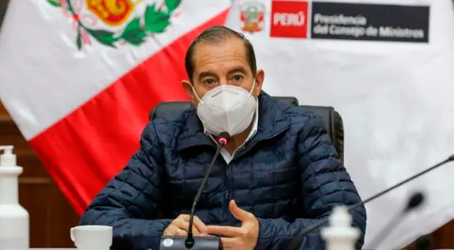 Walter Martos se pronuncia por la crisis política.