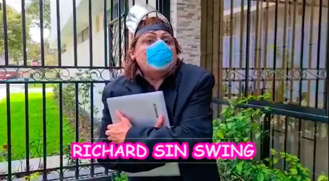 Carlos Álvarez divierte a fans con su imitación de Richard Swing. Carlos Álvarez divierte a fans con su imitación de Richard Swing.