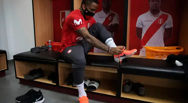 Jefferson Farfán causa polémica redes sociales. Jefferson Farfán causa polémica redes sociales.