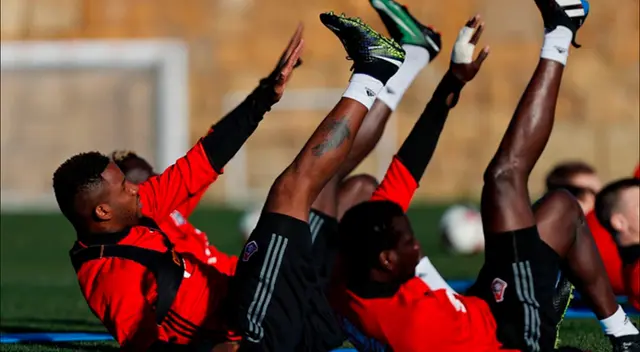 Jefferson Farfán causa polémica redes sociales. Jefferson Farfán causa polémica redes sociales.