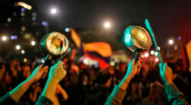 #CacerolazoPorElPeru ocupó el puesto 1 en tendencias en Twitter en la noche del viernes 11 de setiembre. #CacerolazoPorElPeru ocupó el puesto 1 en tendencias en Twitter en la noche del viernes 11 de setiembre.