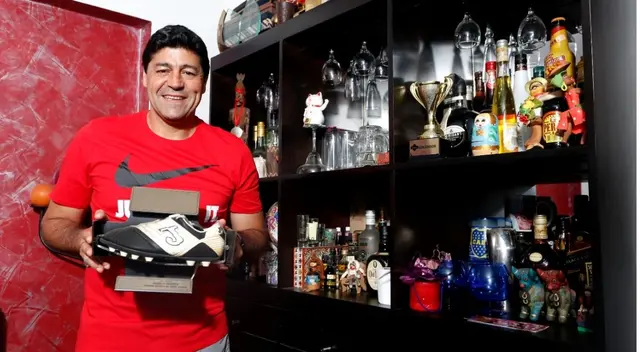 La llegada del Papá al estadio de Miami fue en limusinas. Regresando al hotel se encontraron con el rival en la calle y fue la locura.