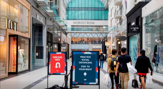 Imagen del Centro Comercial Eaton Centre, mientras comienza la fase provincial 2 de reapertura de las restricciones de la COVID-19 en Toronto. Imagen del Centro Comercial Eaton Centre, mientras comienza la fase provincial 2 de reapertura de las restricciones de la COVID-19 en Toronto.