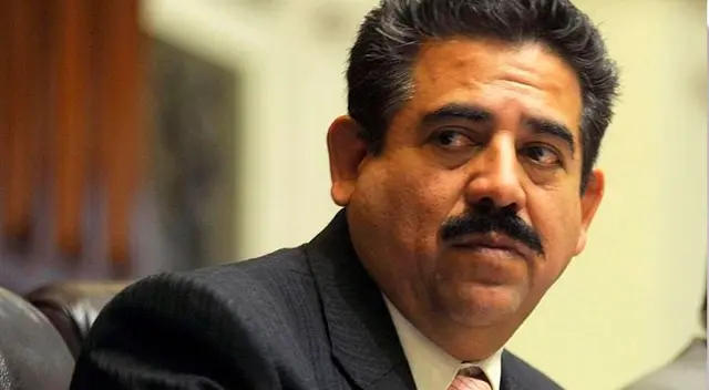 Frente Amplio asegura que pedirá intento de vacancia contra Merino.