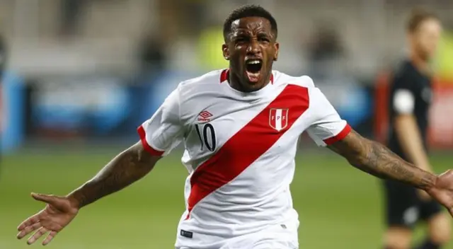 Jefferson Farfán causa polémica redes sociales. Jefferson Farfán causa polémica redes sociales.