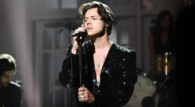 El cantante Harry Styles aseguró que espera poder hacer sus shows en 2021, pero que aún no puede confirmarlo debido a la pandemia. El cantante Harry Styles aseguró que espera poder hacer sus shows en 2021, pero que aún no puede confirmarlo debido a la pandemia.