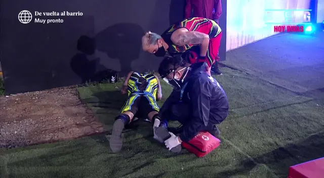 El chico reality Jota Benz cayó mientras competía junto a su hermano Gino Assereto, y tuvo que ser atendido de emergencia por los médicos. El chico reality Jota Benz cayó mientras competía junto a su hermano Gino Assereto, y tuvo que ser atendido de emergencia por los médicos.