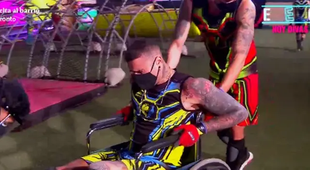 El chico reality Jota Benz cayó mientras competía junto a su hermano Gino Assereto, y tuvo que ser atendido de emergencia por los médicos. El chico reality Jota Benz cayó mientras competía junto a su hermano Gino Assereto, y tuvo que ser atendido de emergencia por los médicos.