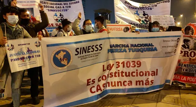 Vigilia se viene realizando frente al Palacio de Justicia. Vigilia se viene realizando frente al Palacio de Justicia.