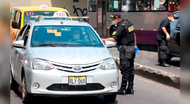 Los domingos no se podrán usar vehículos particulares.