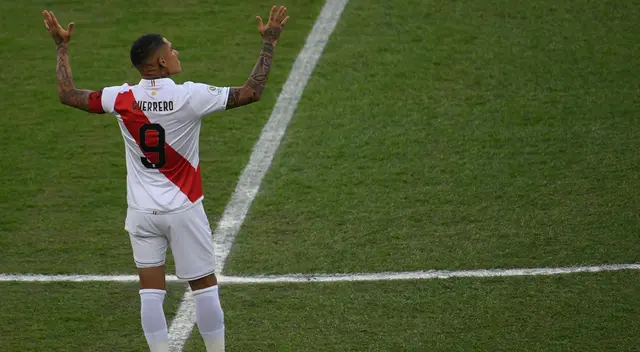 Paolo Guerrero es figura y capitán de la selección peruana. Paolo Guerrero es figura y capitán de la selección peruana.