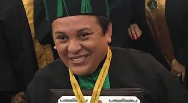 El wasap de JB muestra avance de parodia sobre Richard Swing con nueva mascarilla