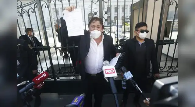 Richard Swing deja carta notarial en el Congreso para Daniel Urresti Richard Swing deja carta notarial en el Congreso para Daniel Urresti