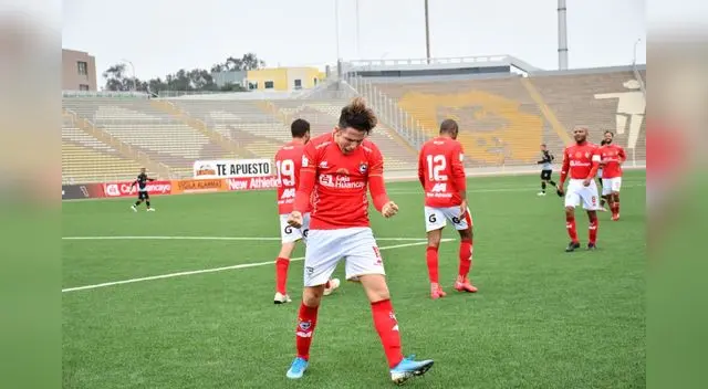 Adrián eufórico celebra su gol ante Cusco FC. Adrián eufórico celebra su gol ante Cusco FC.