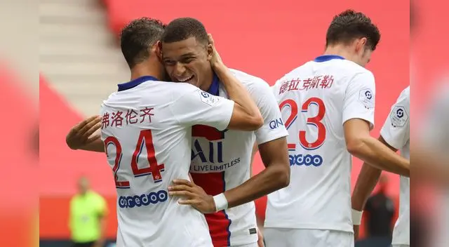 Festejo de Mbappe tras marcar de penal.