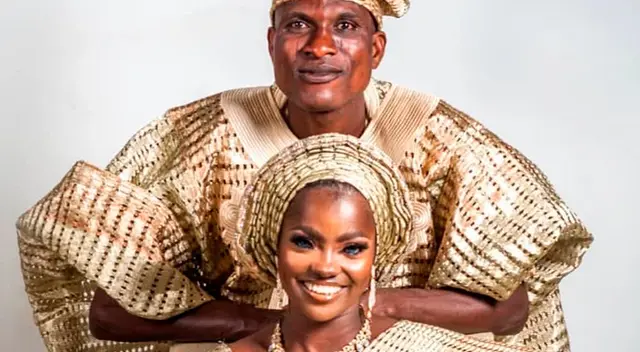 Los esposos de Nigeria en sesión de fotos.