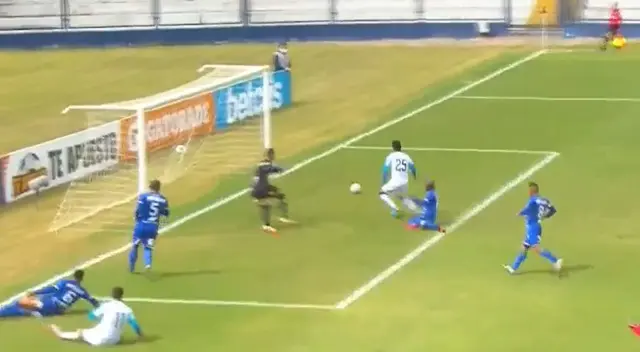 El blooper de la fecha 12 del Torneo Apertura se registró en el Binacional vs. Llacuabamba.