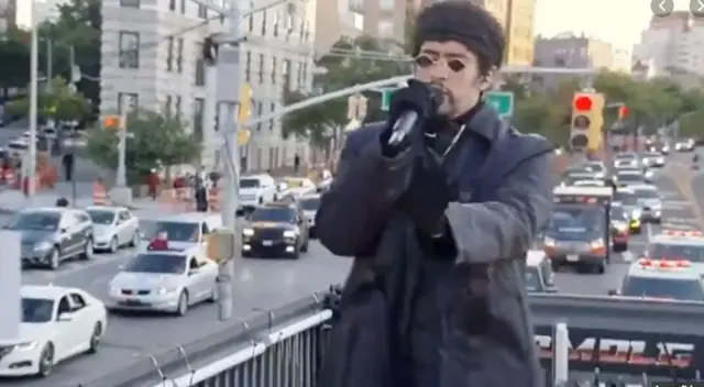 Bad Bunny realizó su concierto gratuito sobre un camión en las calles de Nueva York