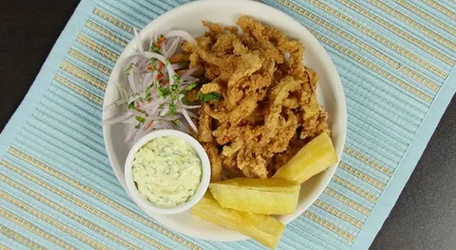 Mira la receta y secretos del delicioso chicharrón de pota para cocinarlo en casa de forma rápida. Mira la receta y secretos del delicioso chicharrón de pota para cocinarlo en casa de forma rápida.