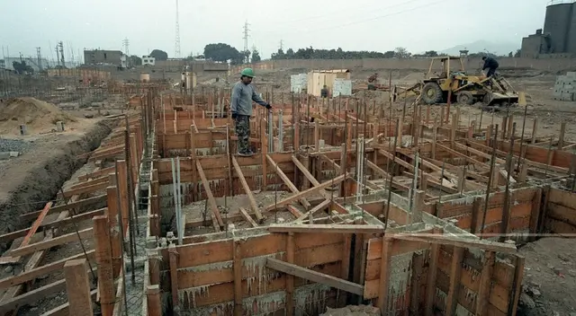 El ministerio de Vivienda presentó un subsidio que beneficiará a las familias peruanas que quieren construir en sus terrenos propios o en aires independizados. El ministerio de Vivienda presentó un subsidio que beneficiará a las familias peruanas que quieren construir en sus terrenos propios o en aires independizados.