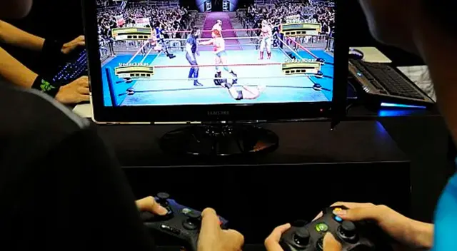 Padre destruyó el Xbox One de sus hijos porque no limpiaron sus cuartos Padre destruyó el Xbox One de sus hijos porque no limpiaron sus cuartos