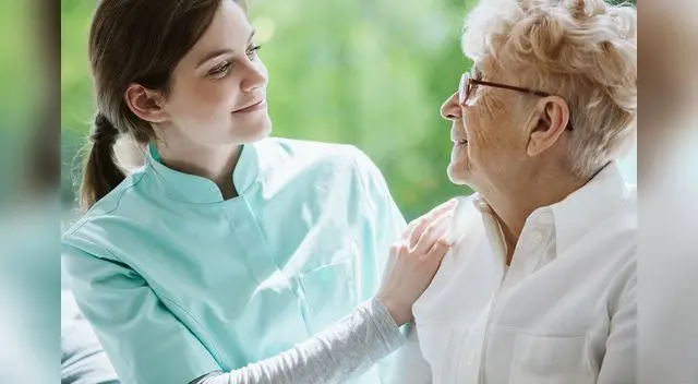 Es una enfermedad neurodegenerativa que se manifiesta como deterioro cognitivo y trastornos conductuales.