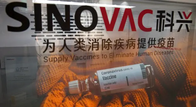 Un 5,3 % de los vacunados registró efectos adversos de baja gravedad. Un 5,3 % de los vacunados registró efectos adversos de baja gravedad.