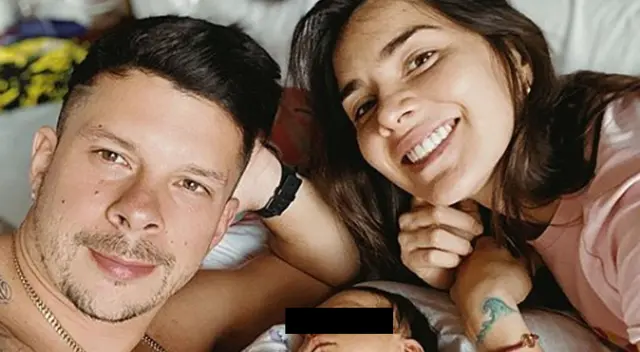 Mario Hart contó que su esposa Korina Rivadeneira siente dolor al alimentar a su bebé, por lo que llamaron a un doctor para que los asesore.
