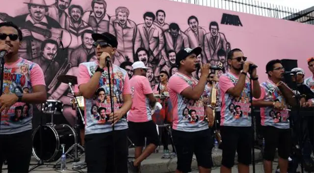 PNP irrumpe en cumpleaños de líder de Zaperoko cuando realizaba fiesta en el Callao. PNP irrumpe en cumpleaños de líder de Zaperoko cuando realizaba fiesta en el Callao.