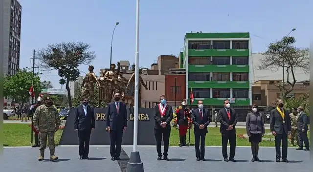 Vizcarra se reencuentra con Merino en ceremonia por el Día de las FF. AA.