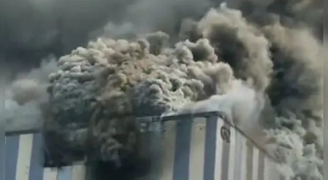 El edificio ha sido rápidamente evacuado. El edificio ha sido rápidamente evacuado.