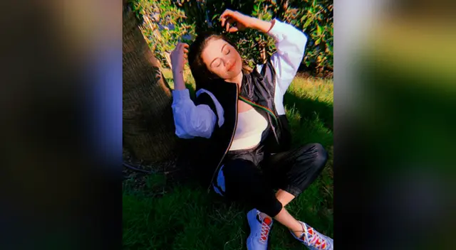 La cantante Selena Gómez reveló que al principio tuvo vergüenza de mostrar su cicatriz, pero ahora la luce con orgullo. La cantante Selena Gómez reveló que al principio tuvo vergüenza de mostrar su cicatriz, pero ahora la luce con orgullo.