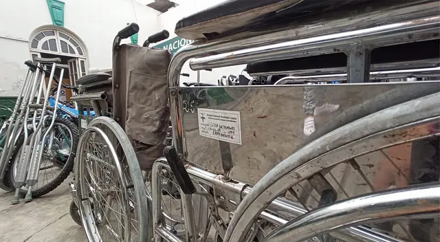 PNP incauta implementos hospitalarios en el Cercado de Lima. PNP incauta implementos hospitalarios en el Cercado de Lima.