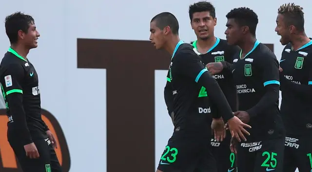 Joazhiño Arroé hace que la hinchada de Alianza celebre después de mucho. Joazhiño Arroé hace que la hinchada de Alianza celebre después de mucho.