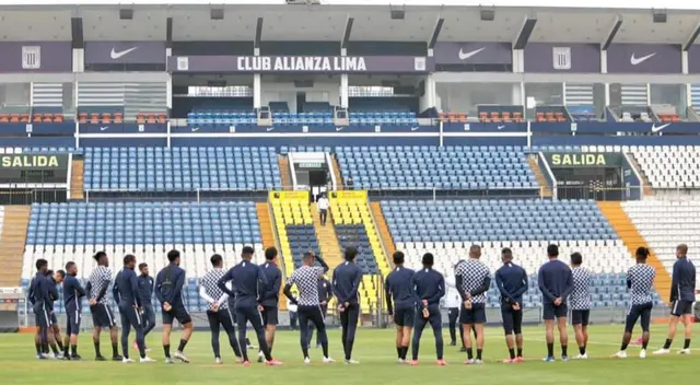 Conoce los detalles de la camiseta que lucirá Alianza Lima en octubre | Foto: EFE