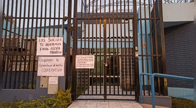 colegio San Felipe es tomada por antigua administración