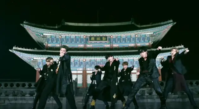 BTS comenzó la #BTSWeek en el Tonight Show cantando “Idol” en el Palacio de Gyeongbokgung, mientras utilizaban atuendos coreanos tradicionales. BTS comenzó la #BTSWeek en el Tonight Show cantando “Idol” en el Palacio de Gyeongbokgung, mientras utilizaban atuendos coreanos tradicionales.