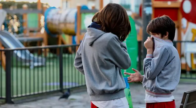 Aumentan casos de COVID-19 en los niños luego de reapertura de colegios