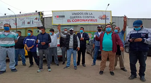 Trabajadores reclaman el pago de su trabajo por más de 4 meses.