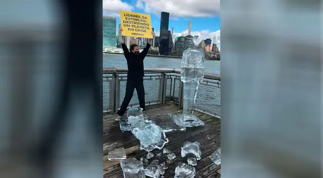 Greenpace coloca estatuas de hielo de Trump y Bolsonaro para protestar. Greenpace coloca estatuas de hielo de Trump y Bolsonaro para protestar.