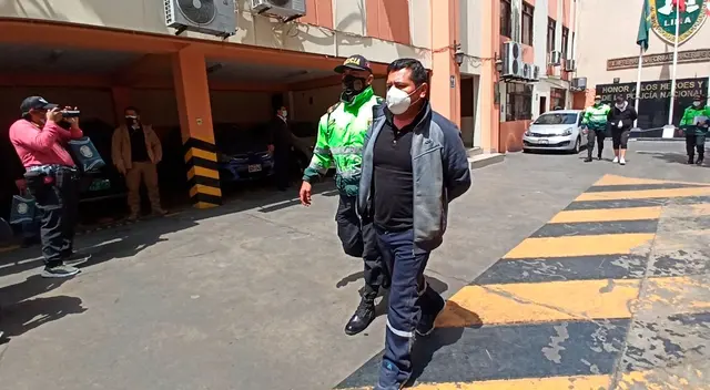 El agraviado comentó que el robo se produjo cerca de las 9 de la noche de este miércoles, cuando aún se encontraban laborando en el local. El agraviado comentó que el robo se produjo cerca de las 9 de la noche de este miércoles, cuando aún se encontraban laborando en el local.