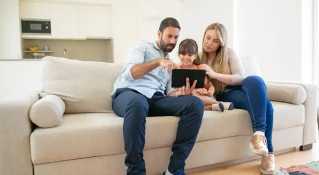 Son S/500 que el Ministerio de Vivienda entrega a miles de peruanos como bono renta joven para pagar el alquiler del departamento.