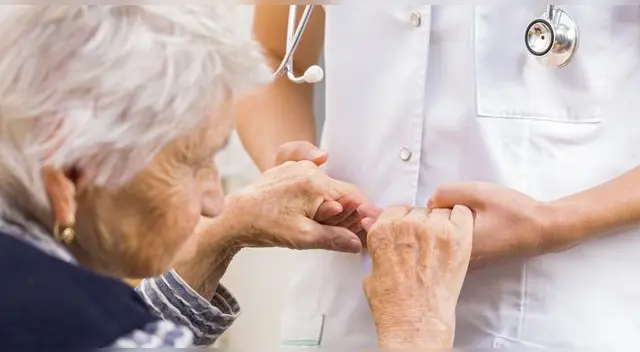 El daño en las células nerviosas del cerebro provoca una caída en los niveles de dopamina.