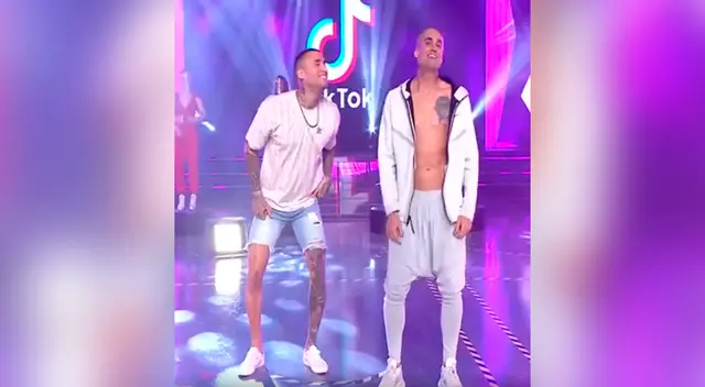 Los hermanos Gino Assereto y Jota Benz hicieron un reto de TikTok, que causó mucha risa entre sus compañeros de EEG. Los hermanos Gino Assereto y Jota Benz hicieron un reto de TikTok, que causó mucha risa entre sus compañeros de EEG.