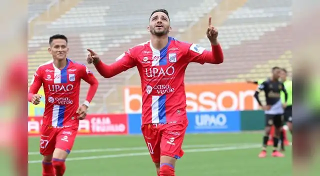 Arce  del Mannucci celebra su gol al Cusco FC. Anotó dos goles al meta Farro.